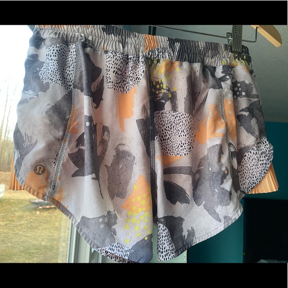 Lululemon Pleat to Street Short - Picture 6 of 8